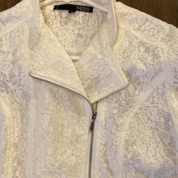 Melanie Lyne Ness Ivory Embroidery Zipper Jacket - Picture 9 of 9